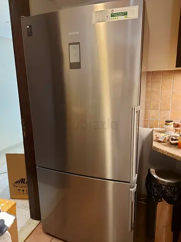 Siemens IQ700 Bottom Freezer Fridge Perfect Condition 86cm Width Size