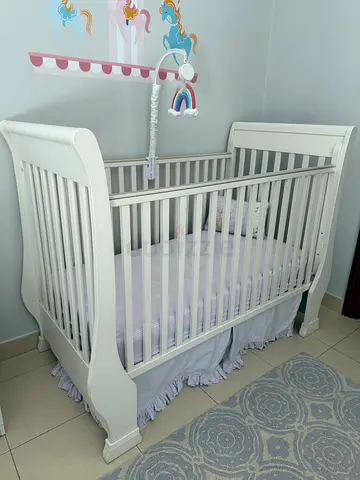 Pottery Barn White Wooden Baby Crib in Good Condition