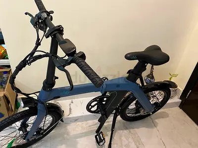 FIIDO Folding Electric Bike - Compact City E-Bike (very Good Condition) used only twice. All orginal