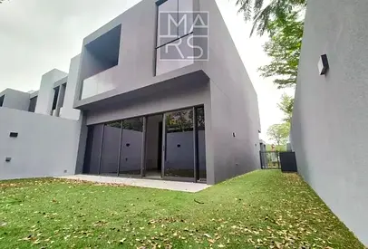 The Modern-Living 3BR Corner Townhouse 140K Robinia