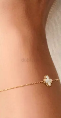 Van cleef ORIGINAL BRACELET WITH PASSPORT AND BOX gold clover bracelet with mother-of-pearl charm