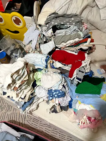 Mix of baby and toddler clothes (boy and girl) Total clothes are listed below, all for 75 AED!