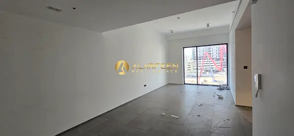 Stunning 2 B/R | Spacious | Ready to Move