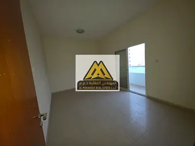 🏡 شقة للإيجار السنوي – صف أول كورنيش عجمان 🌊 🛏️ غرفتين وصالة 🚿 2 حمام