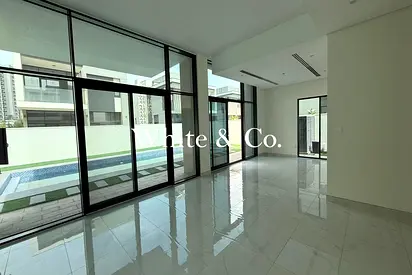 Large Corner Plot | Private Pool | Vacant