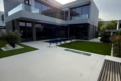 Upgraded 4BR Villa | Private Pool | 5,375 Sqft Plot | AED 400K Owner Upgrades | Desginer Garden |Sendian Masaar