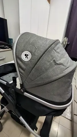 Grey bassinet stroller carrycot in good condition , urgent sale moving country