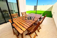 Single Row - Mid | Furnished | The Magnolias