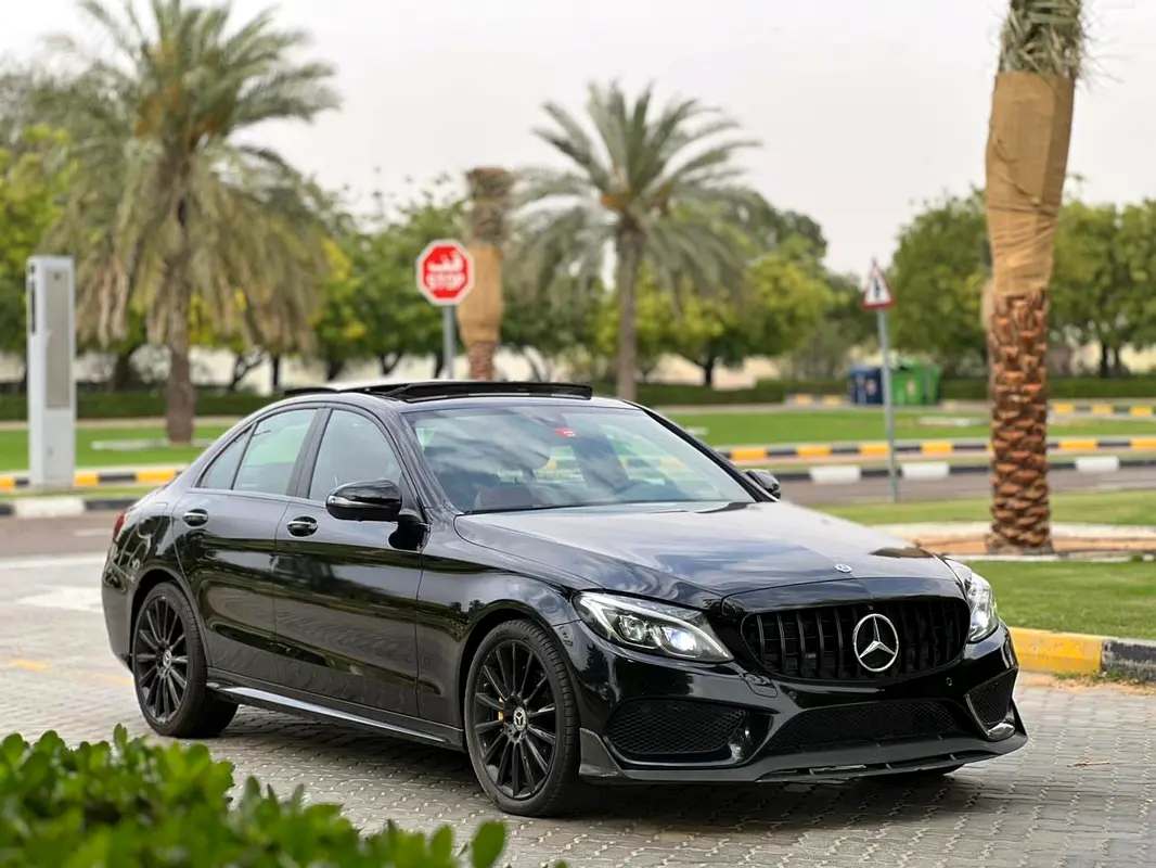 Mercedes-Benz C-Class 2018 — photo 1 of 20
