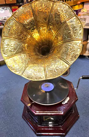 Beautiful vintage style 8 corner working gramophone for sale.