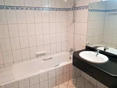 Master Room Ladies Bed Space | Peaceful | Near Metro