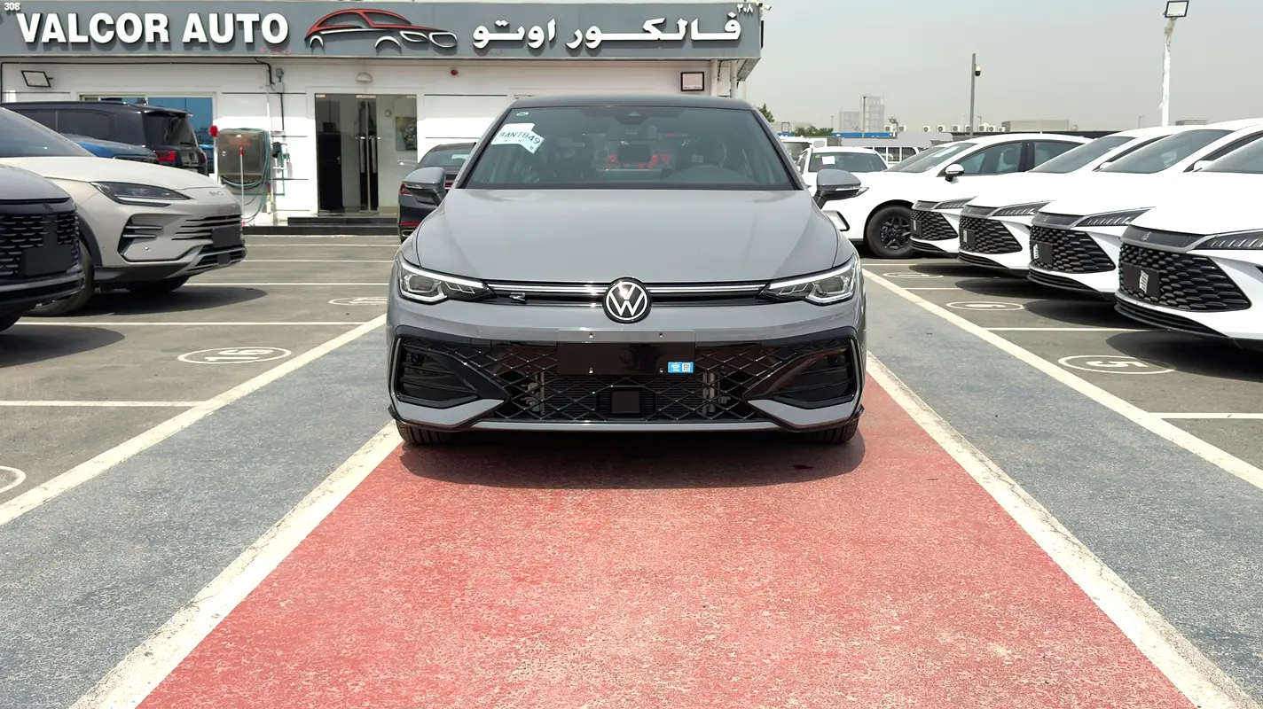Volkswagen Golf 2025 — photo 1 of 20
