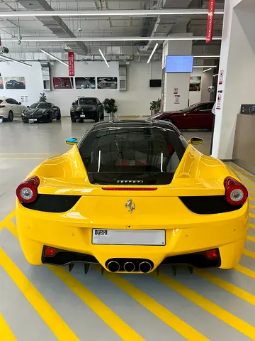 FERRARI 458 ITALIA