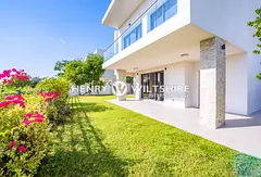 Negotiable Landscaped golf front 4 bed villa