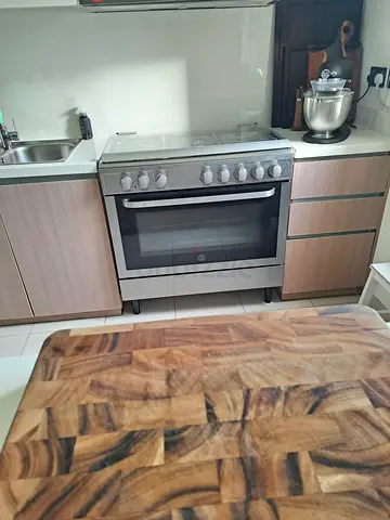 Hoover gas cooker 90x60 available  four sale