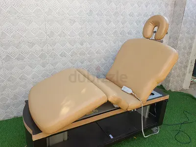 Massage table electrical