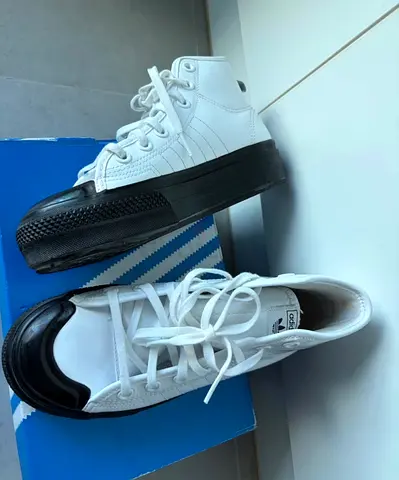 Woman Addidas Running Shoes