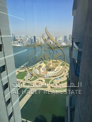 تكييف عالمالك || موقف سيارات || جيم ومسبح || مساحات كبيرة || خزائن بالحائط || برج اول صف علي الكورنيش