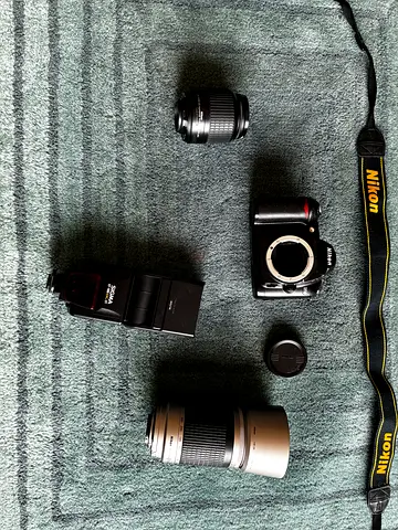 Nikon D50 DSLR Camera Full Kit + 18-55mm + 70-300mm Lens + Sigma Flash + Bags