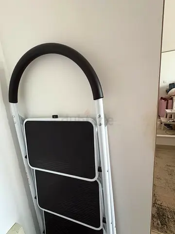 3-Step Folding Step Ladder / Folding Step Stool - Good Condition