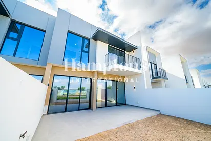 Single Row | Vastu | Close to Parks | 6 cheques