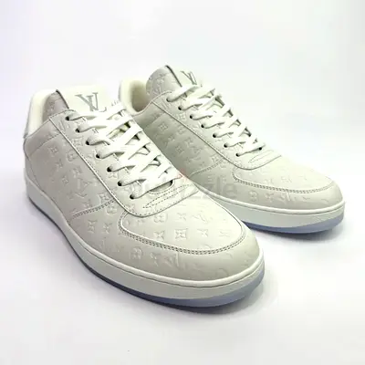 AUTHENTIC LOUIS VUITTON SNEAKERS (SIZE 39/UK6)