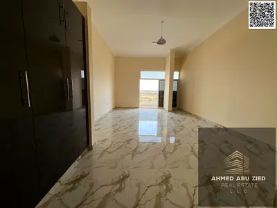 ارقي شقة غرفة وصالة اول ساكن للايجار السنوي _ المويهات 3 | غرفة نوم ماستر مع خزائن بالحائط, صالة واسعه مع بلكون, مطبخ مجهز واسع, موقع مميز وحيوي |