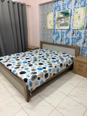 Queen Size Wooden Bed with Two Nightstands – Good Condition