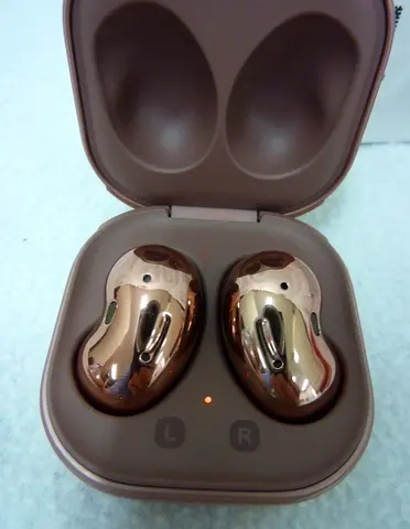 Galaxy buds live earbuds