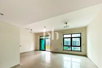 Spacious 2 BR Apartment In Arno | Managed