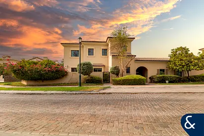 Rare Detached Muirfield - Community View