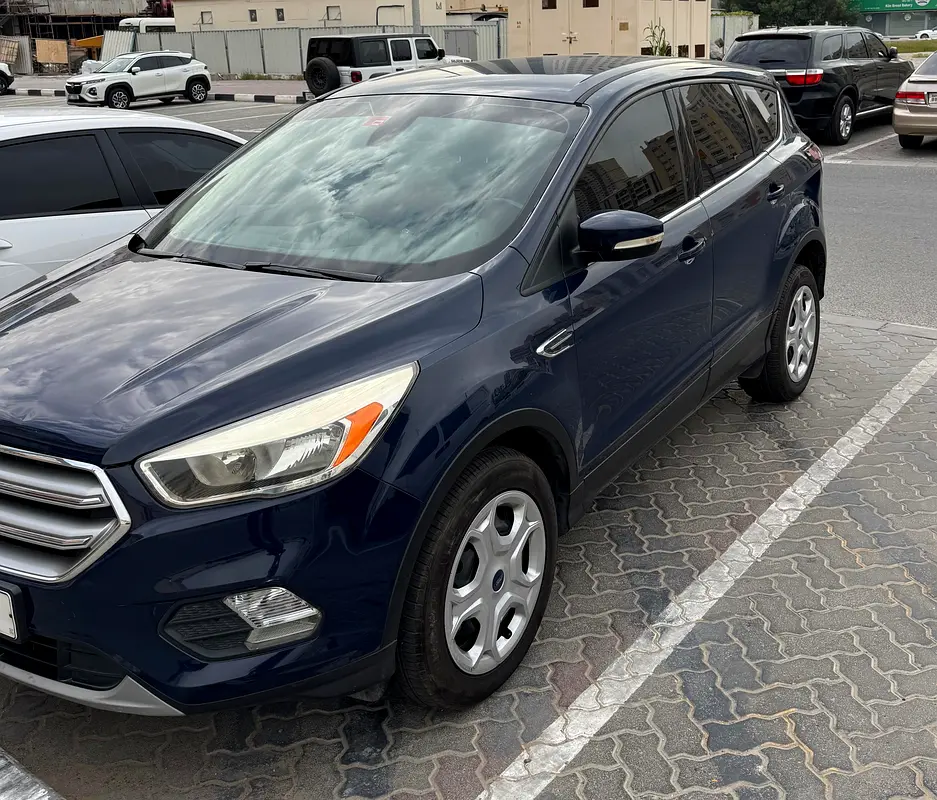 Ford Escape 2017 — photo 1 of 5