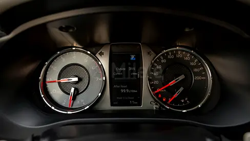 2025 Toyota HILUX thumbnail 13