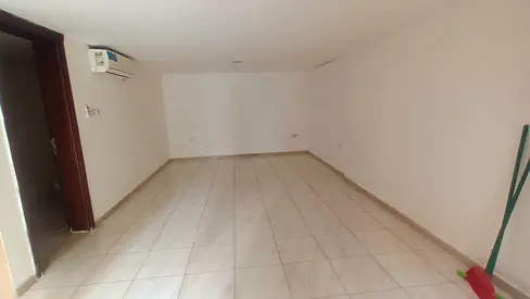 فرصة مميزة للسكن استوديو بطابق أرضي بمساحة مناسبة وتصميم عملي يوفر الراحة وسهولة الحركة في موقع حيوي قريب من جميع الخدمات