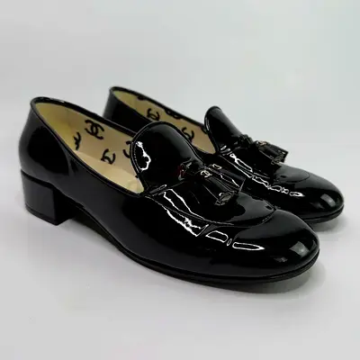 AUTHENTIC CHANEL BLACK PATENT LOAFERS (SIZE 38/UK5)