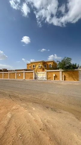 Villa for sale in Al-Qurain 2. In a prime location, the second plot from the main street, facing the schools. Land area 18,000.