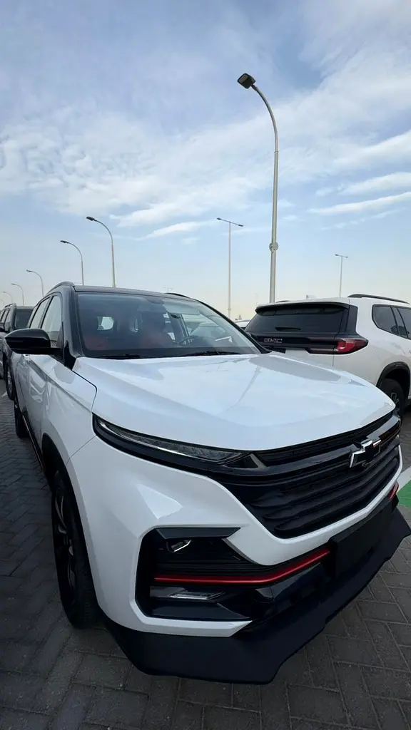 Chevrolet Captiva 2025 — photo 1 of 4