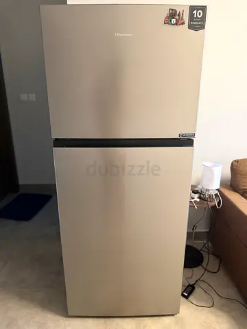 Hisense 2-Door Top Freezer Refrigerator - Good Condition