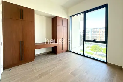 Move in Ready | Mid Floor | Flexible Cheques