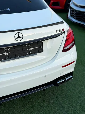 2018 Mercedes-BENZ E-CLASS — миниатюра 3