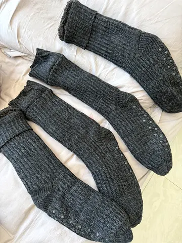 Pair of grey non-slip cozy grip socks (2 pairs)