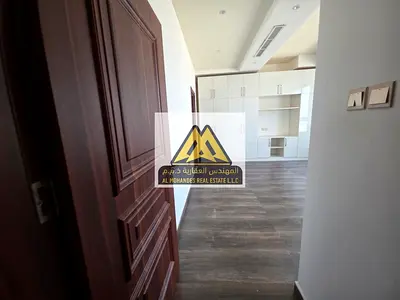 شقة غرفتين وصالة للإيجار في الحميدية عجمان | غرفتين ماستر | 3 حمامات | بناية جديدة | خزائن بالحائط | موقع حيوي
