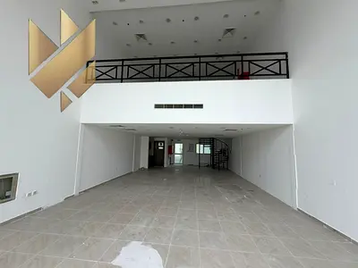 معرض تجارى موقع متميز مساحة مناسبة مجهز باحدث التشطيبات متاح الان للايجار