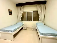 LADIES EXECUTIVE BED SPACE INFRONT OF INSURANCE MARKET METRO STATION AED 1600