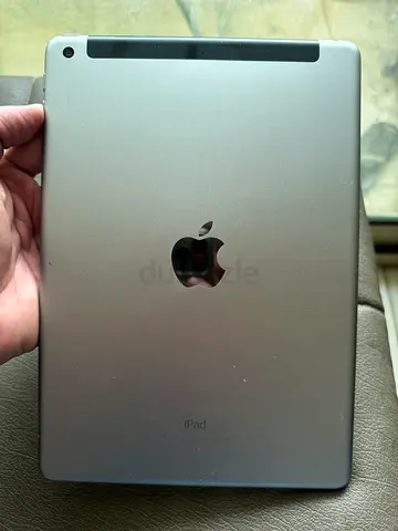 Apple iPad (Silver) — Good Condition, Wi‑Fi/Cellular Model