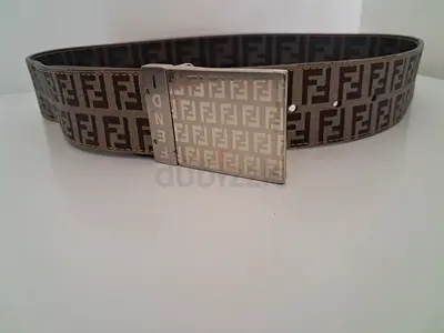 Autentic Fendi.Brown designer-style belt with patterned reverse buckle (pre-owned).98 sm .
