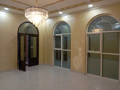 فيلا للإيجار السنوي في حوشي – الشارقة | مساحات كبيرة وحديقة خاصة