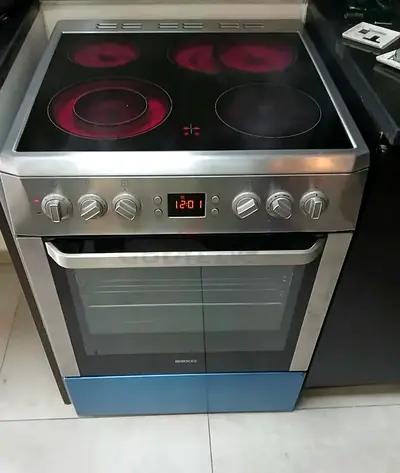 BEKO Stainless Steel Electric Ceramic Cooker- good in power consumption, Oven needs repair