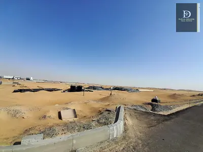 للبيع فى الشارقة منطقة السحمة  ارض سكنية   مساحة 2430 قدم مربع  زاوية على شارعين 18 متر و 18 متر