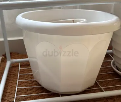 White large Plastic Plant Pot  - Very Good Condition